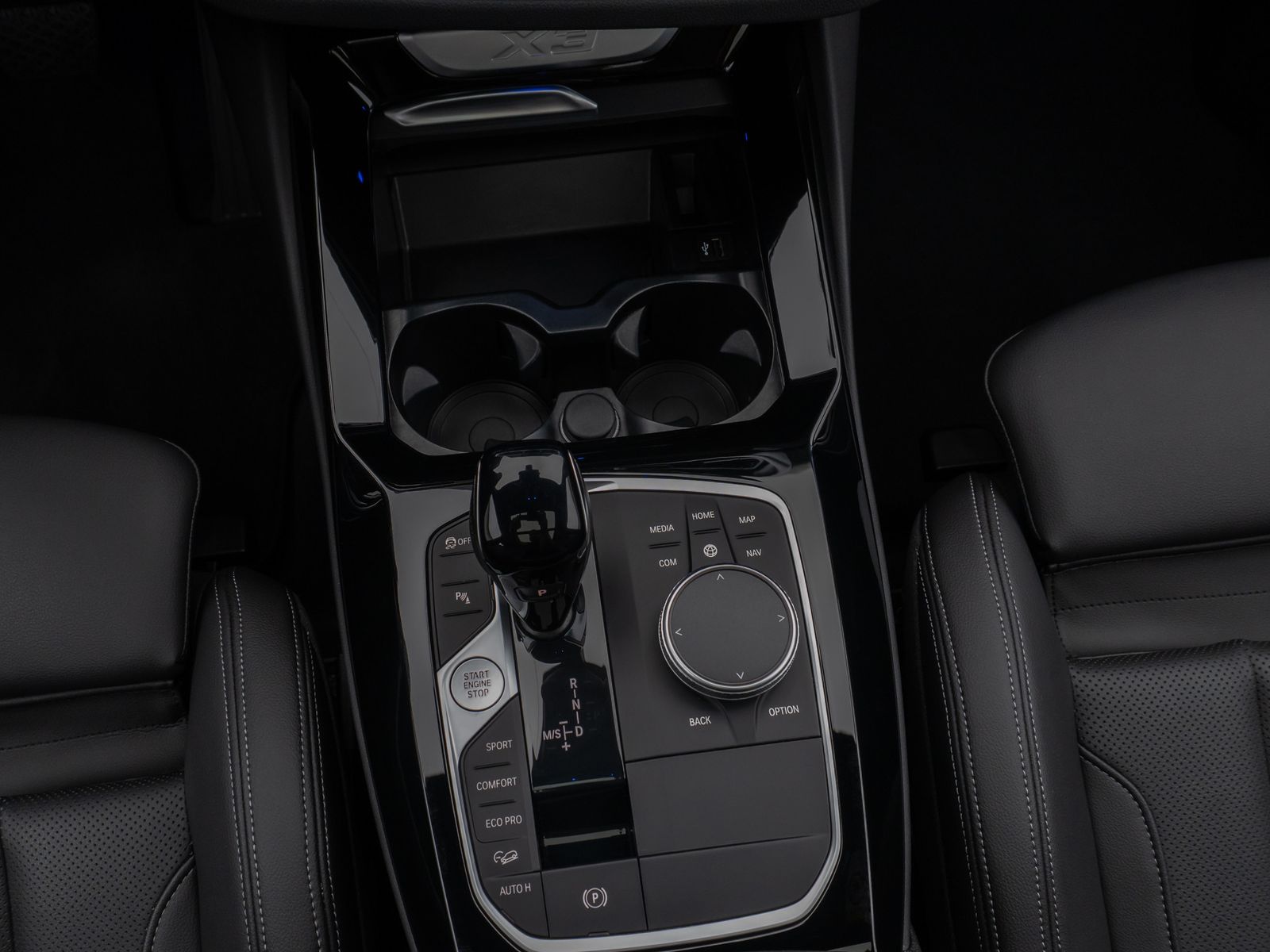 Fahrzeugabbildung BMW X3 xD20d Panorama Kamera DAB HiFi CockPit+ Sport