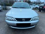 Opel Vectra 2.0 16V Sport   Nr.  50 - Opel Vectra: 2.5