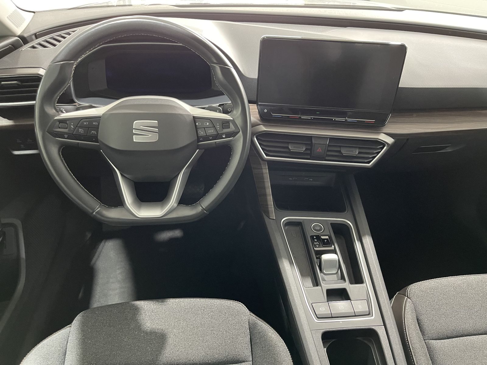 Fahrzeugabbildung SEAT Leon Xcellence 2.0 TDI*AHK*LED*Cam*Navi*