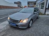Mercedes-Benz E 220 CDI BlueEfficienc Sehr gepflegt el. Heckkl - gebrauchte Mercedes-Benz E 220 aus dem Jahr 2012