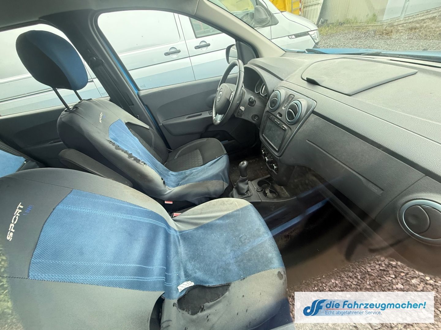 Fahrzeugabbildung Dacia Lodgy Stepway 1.2 TCe 115 *FRONTSCHADEN