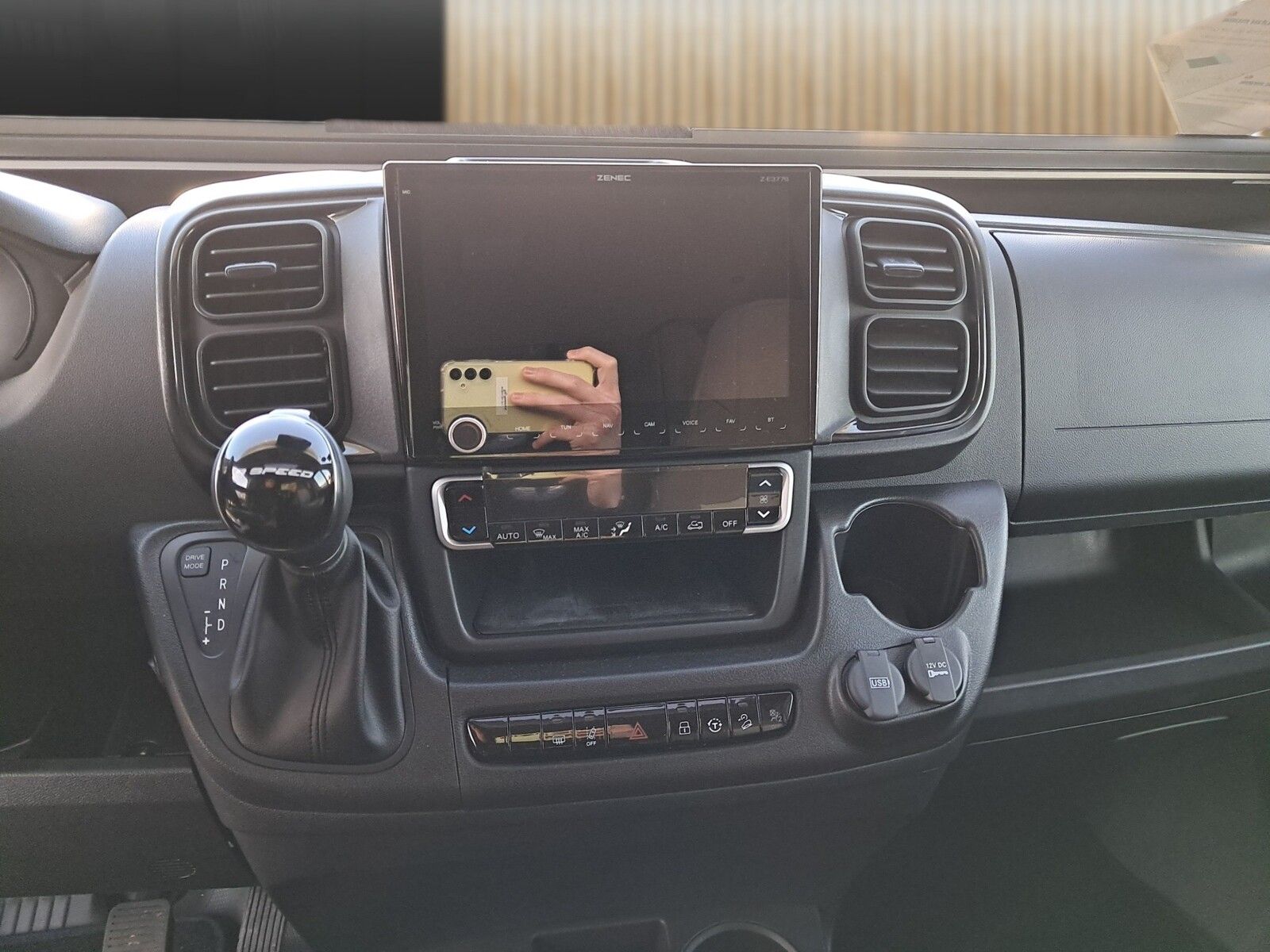 Fahrzeugabbildung Eura Mobil Profila RS PRS 720 EB 180PS Autom. MondialPlus