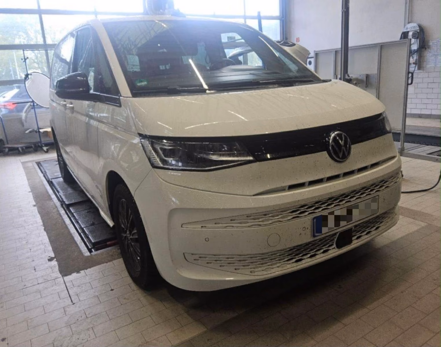 Volkswagen T7 Multivan 2.0 TSI - MATRIX / HEAD-UP / AHK