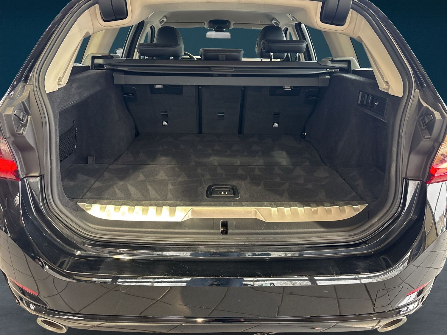 BMW 330 e Touring+SPORTSITZE+AHK+LED+DAB+PDC+ foto 10