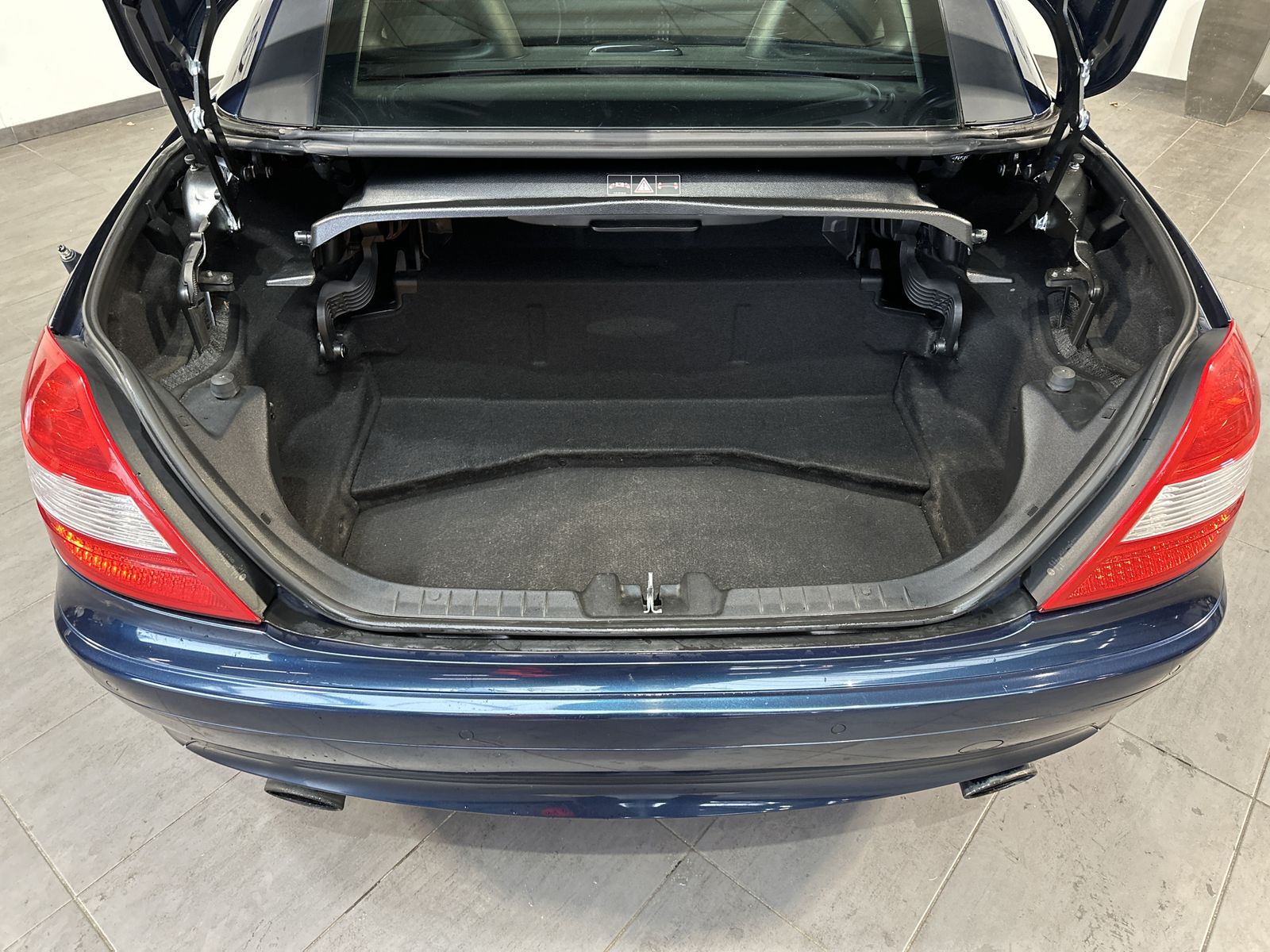 Fahrzeugabbildung Mercedes-Benz SLK 200 Kompressor SHZ+KLIMAAUTOMATIK+PTS+TEMPOM