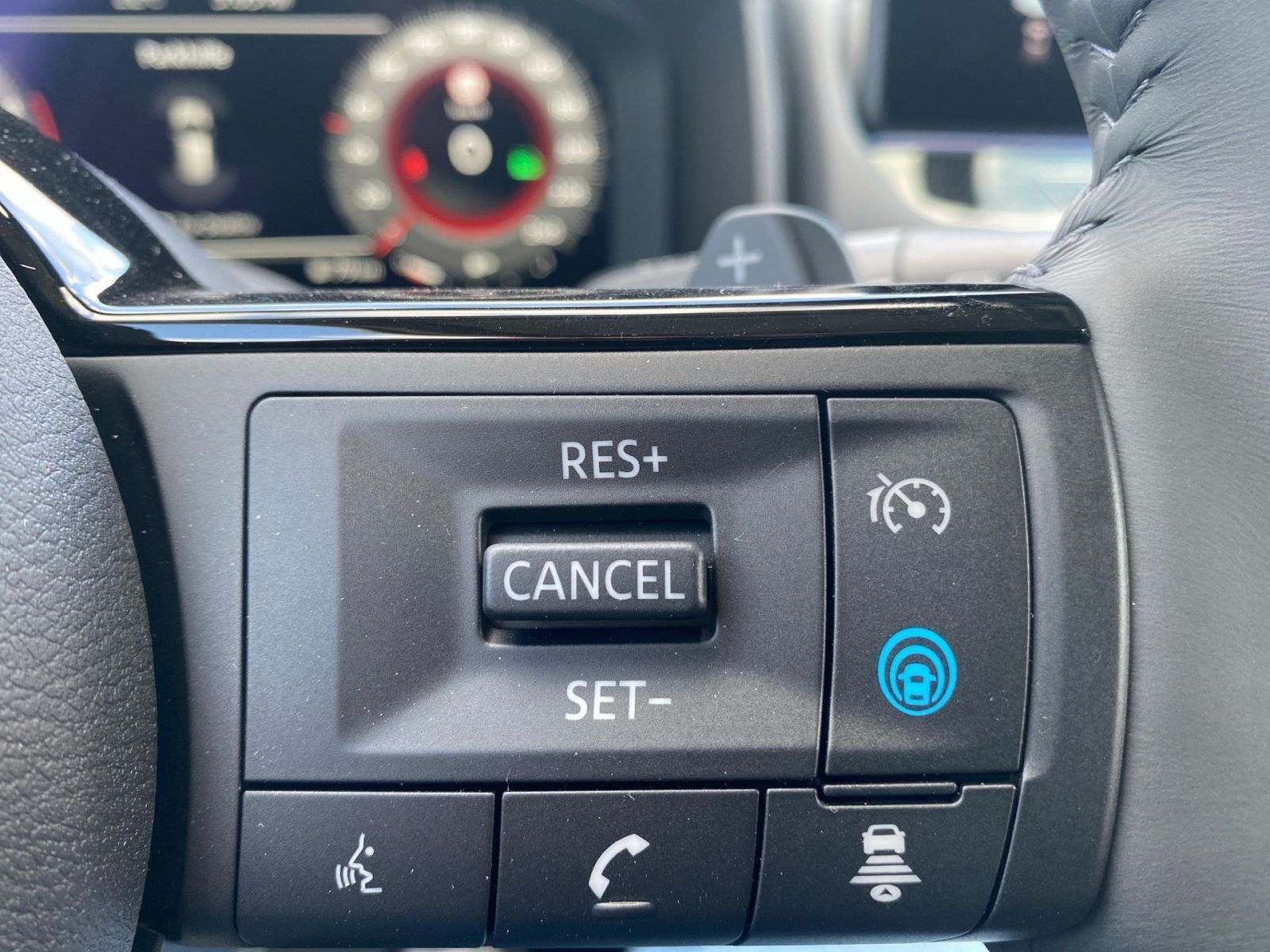 Fahrzeugabbildung Nissan X-Trail N-Connecta 1.5 VCT*PANO*HUD*LED*360'*19Z