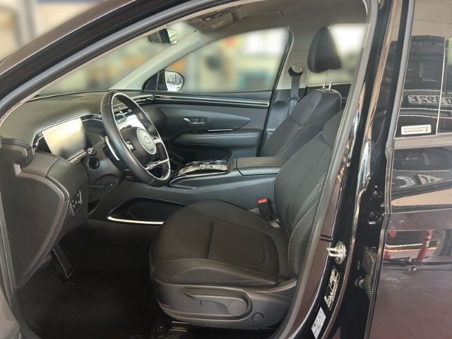 Fahrzeugabbildung Hyundai Tucson Trend Plug-In Hybrid 4WD Navi+Asisstenz-P