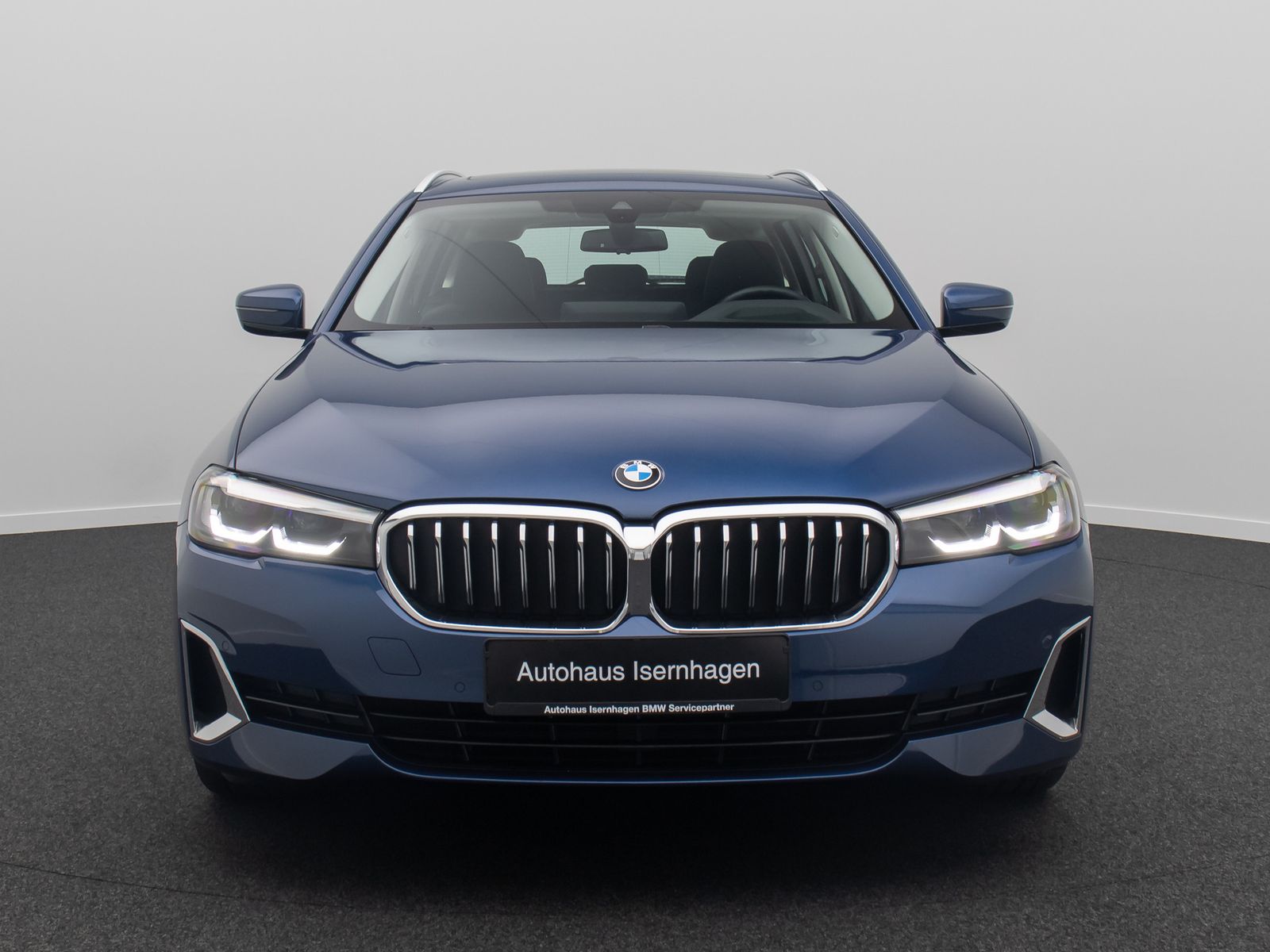 Fahrzeugabbildung BMW 520d Luxury Line HUD DAB Kamera HiFi Panorama