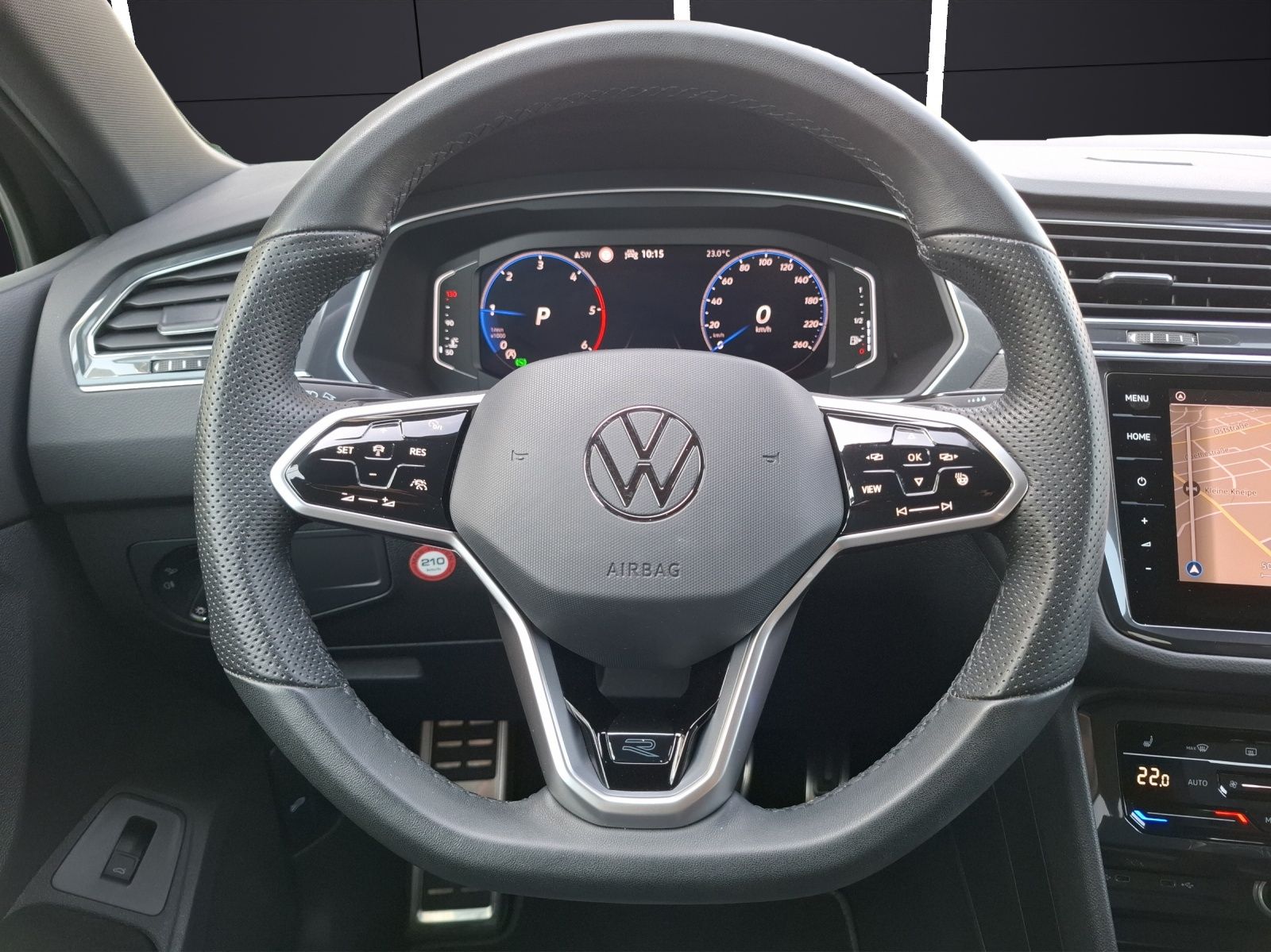 Fahrzeugabbildung Volkswagen Tiguan TDI R-Line DSG STH Matrix AHK Navi AID AC