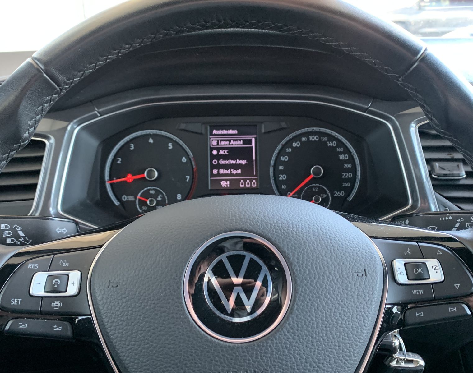 Fahrzeugabbildung Volkswagen T-Roc 1.5 TSI*Sport*LED*ACC*Leder*Cam*Spur*Navi*