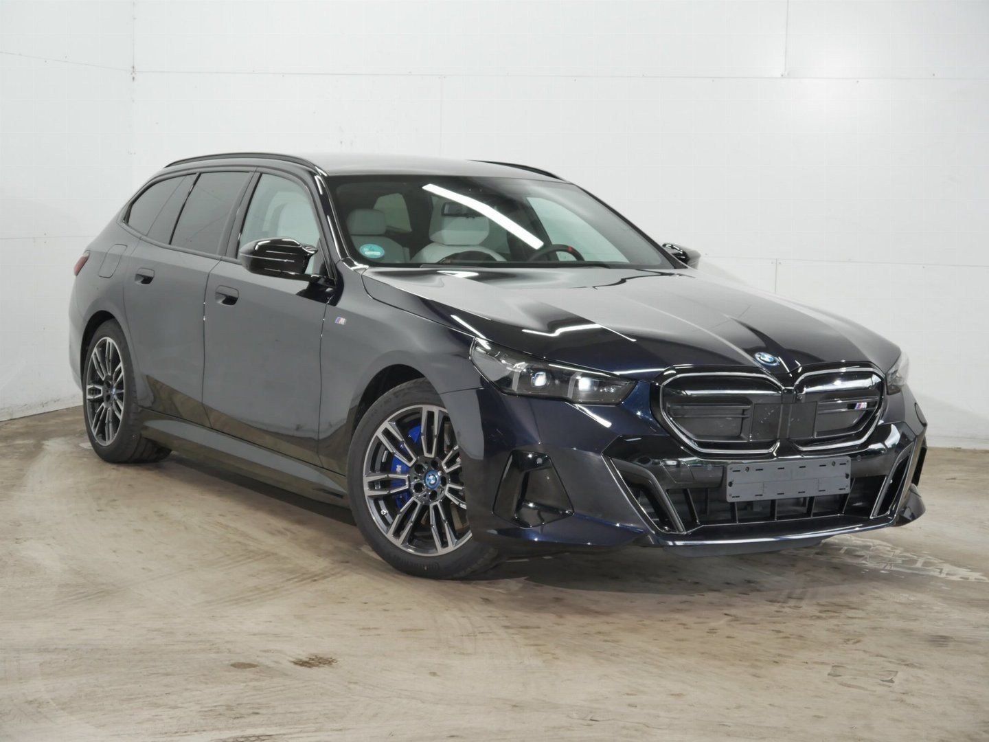 Fahrzeugabbildung BMW i5 M60 xDrive Touring Pano.Dach Driving Assistan