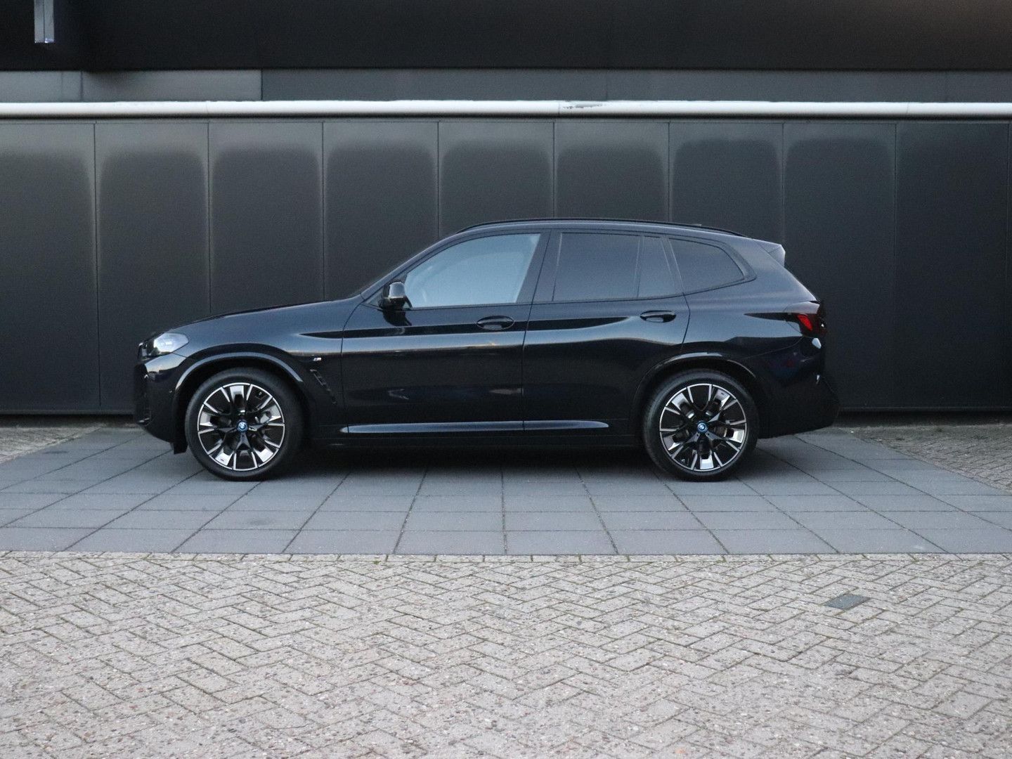 BMW iX3 High Executive Edition 80 kWh | M SPORT | LE imagem 2
