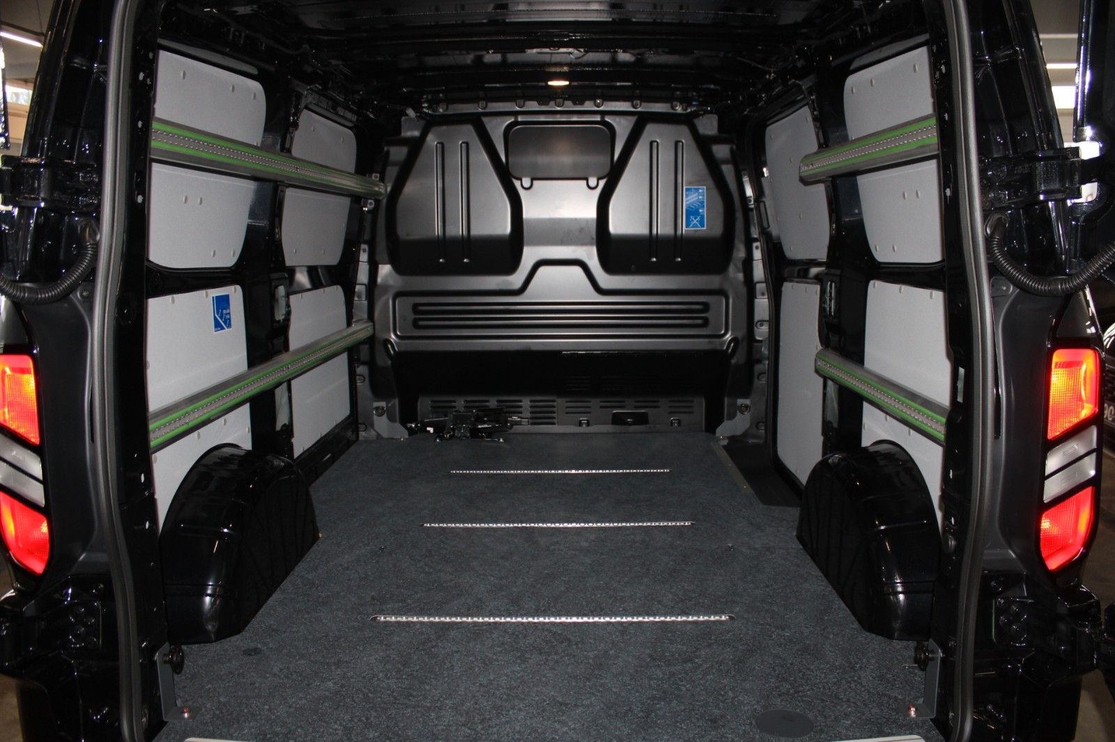 Fahrzeugabbildung Ford Transit Custom L1 TREND LED NAVI CAM ACC SHZ uvm