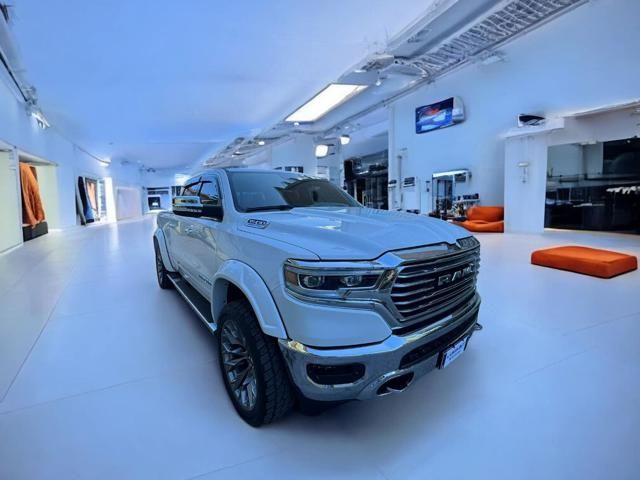 Dodge DODGE RAM CREW CAB 5.7 V8