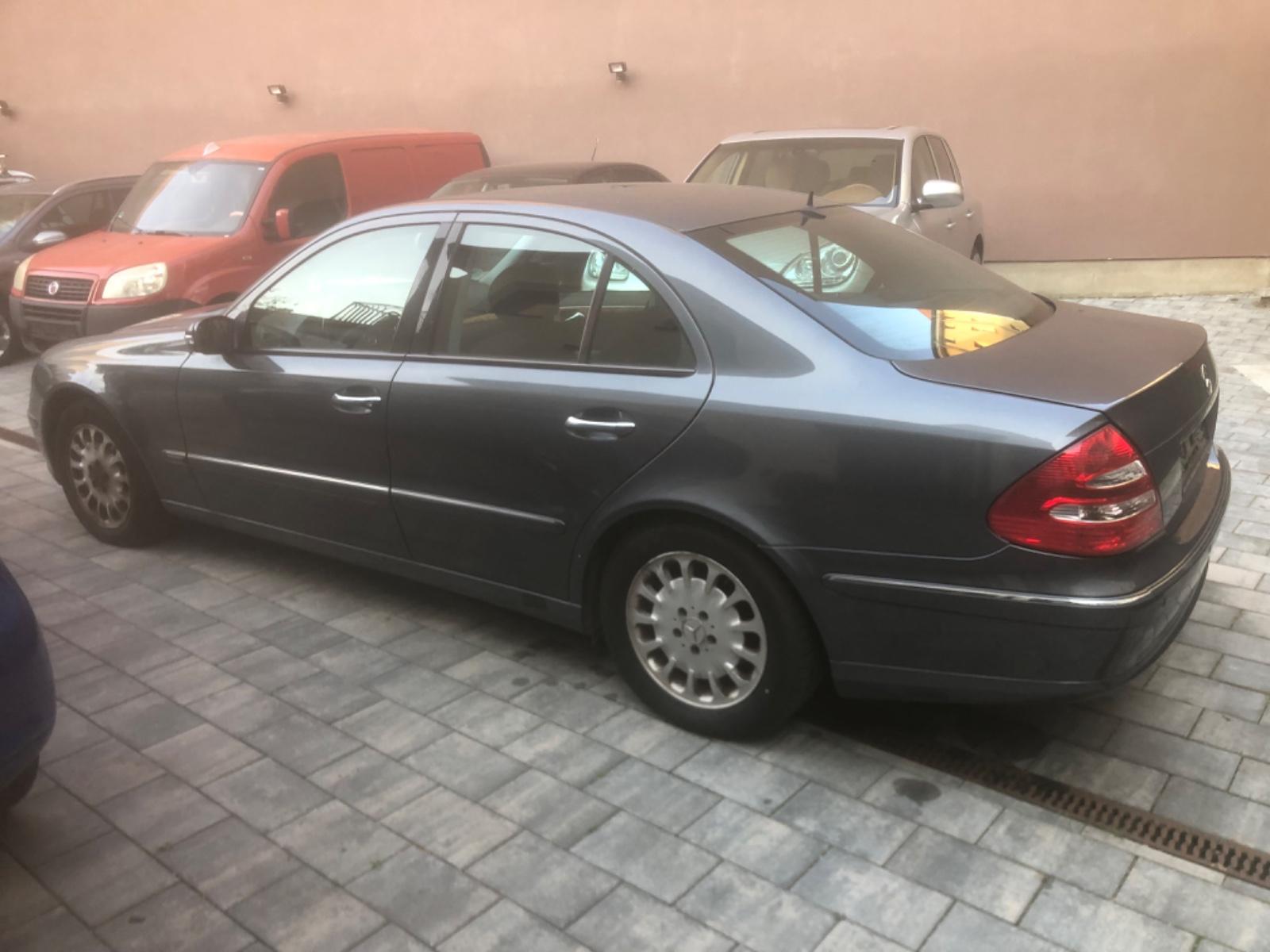 Mercedes-Benz E 220 CDI ELEGANCE  / AUTOMATIK