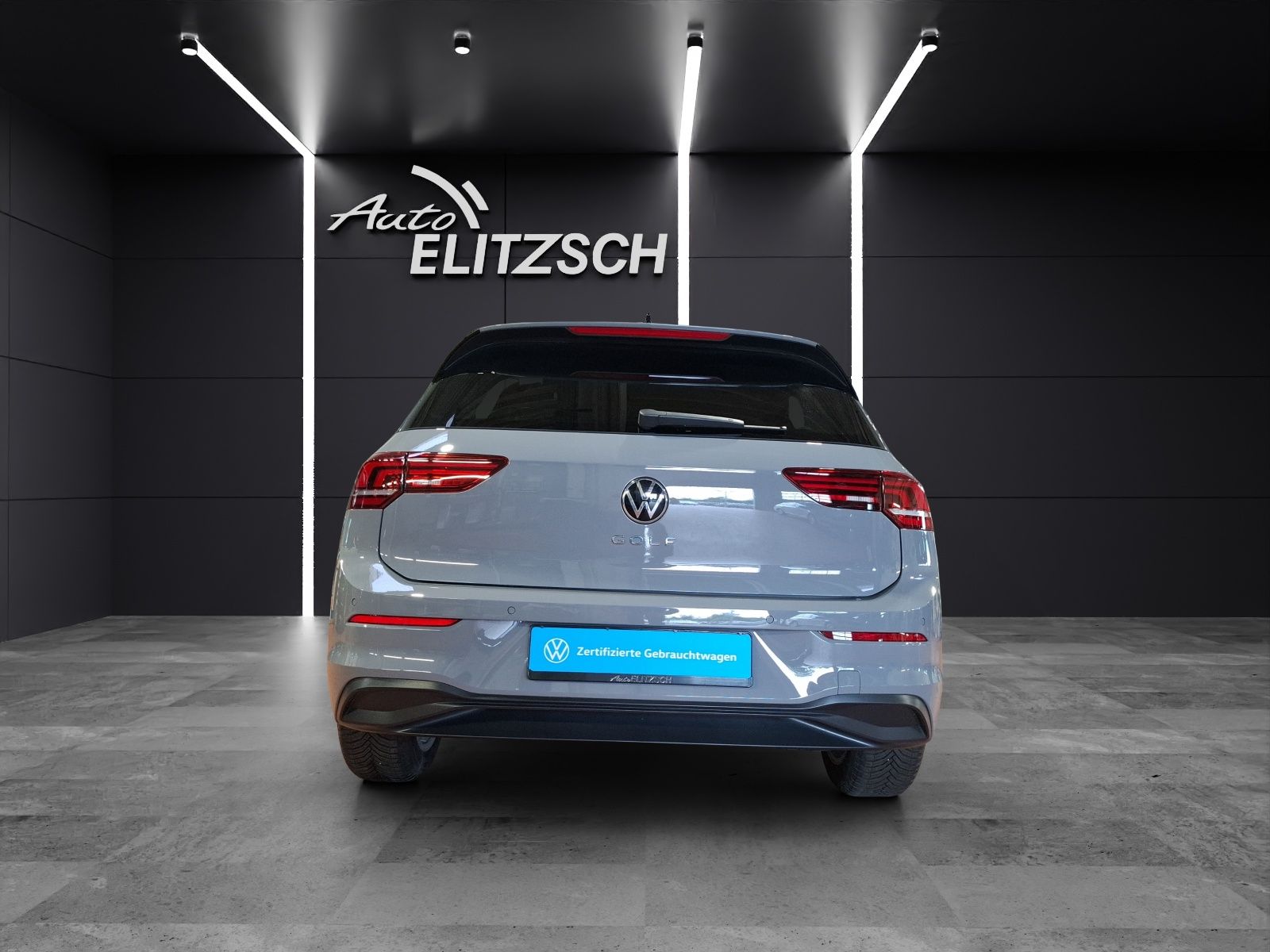 Fahrzeugabbildung Volkswagen Golf VIII TSI Life LED CarPlay AID ACC RFK SHZ