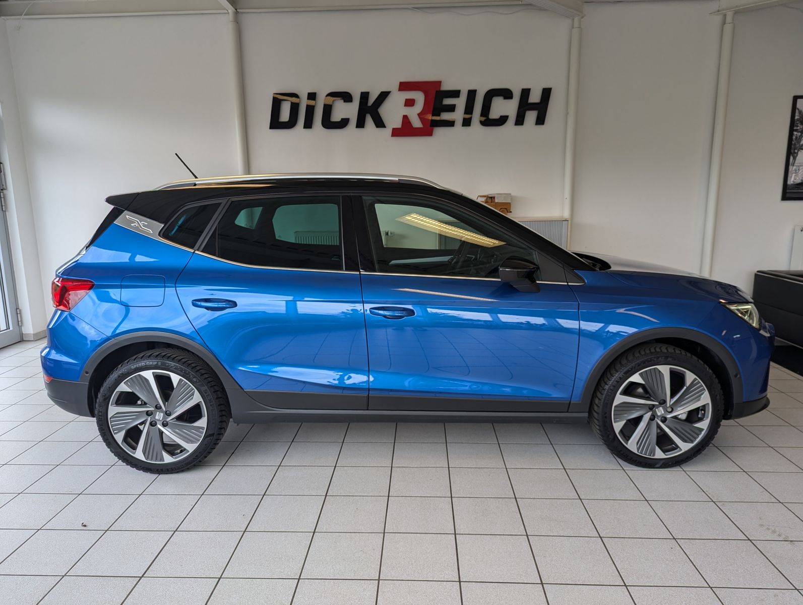 SEAT Arona 1.5 TSI DSG FR LED ACC Cam Dinamica AHK 18 - Image 8