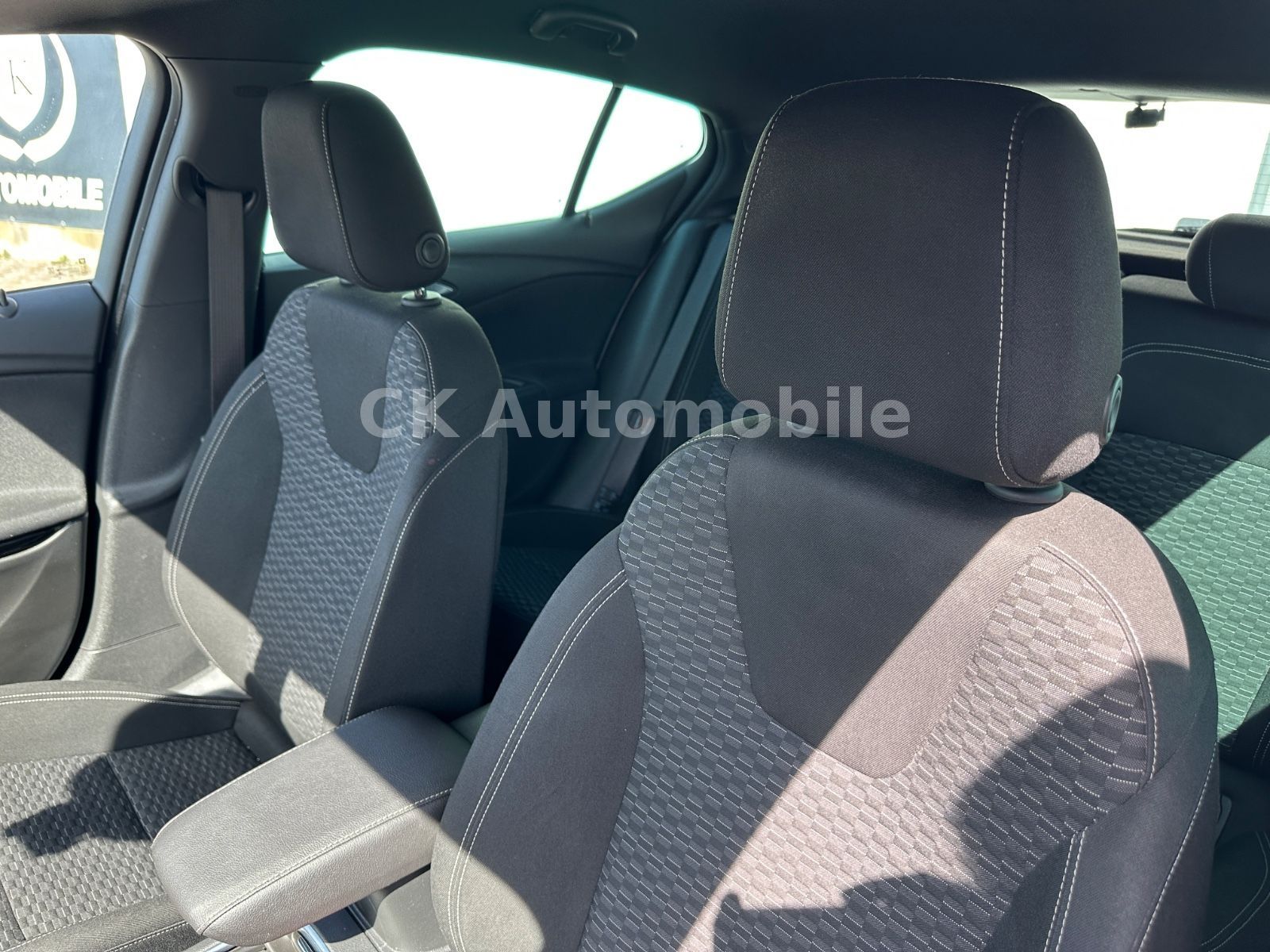 Fahrzeugabbildung Opel Astra K 1.6 Turbo Dynamic Autom./Navi/LED/ACC