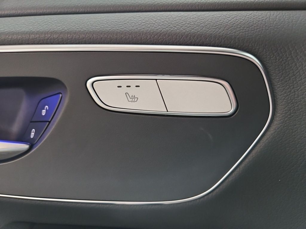 Fahrzeugabbildung Mercedes-Benz V 220 d STYLE Lang 7 Sitze 2,5tAHK BURMESTER LED