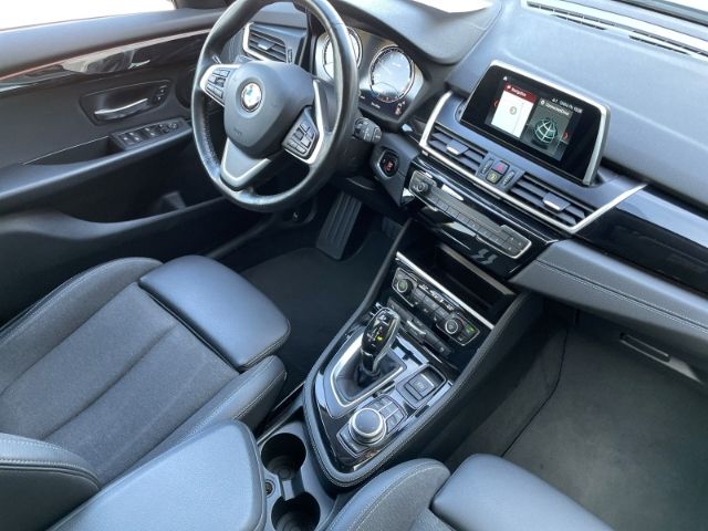 Fahrzeugabbildung BMW 218 Active Tourer xDrive Sport Line Autom., Navi