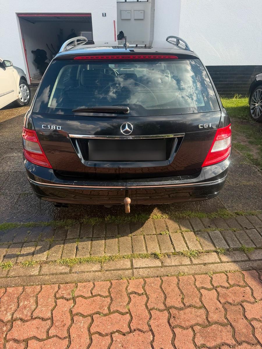 Mercedes-Benz C180 2010 — photo 10
