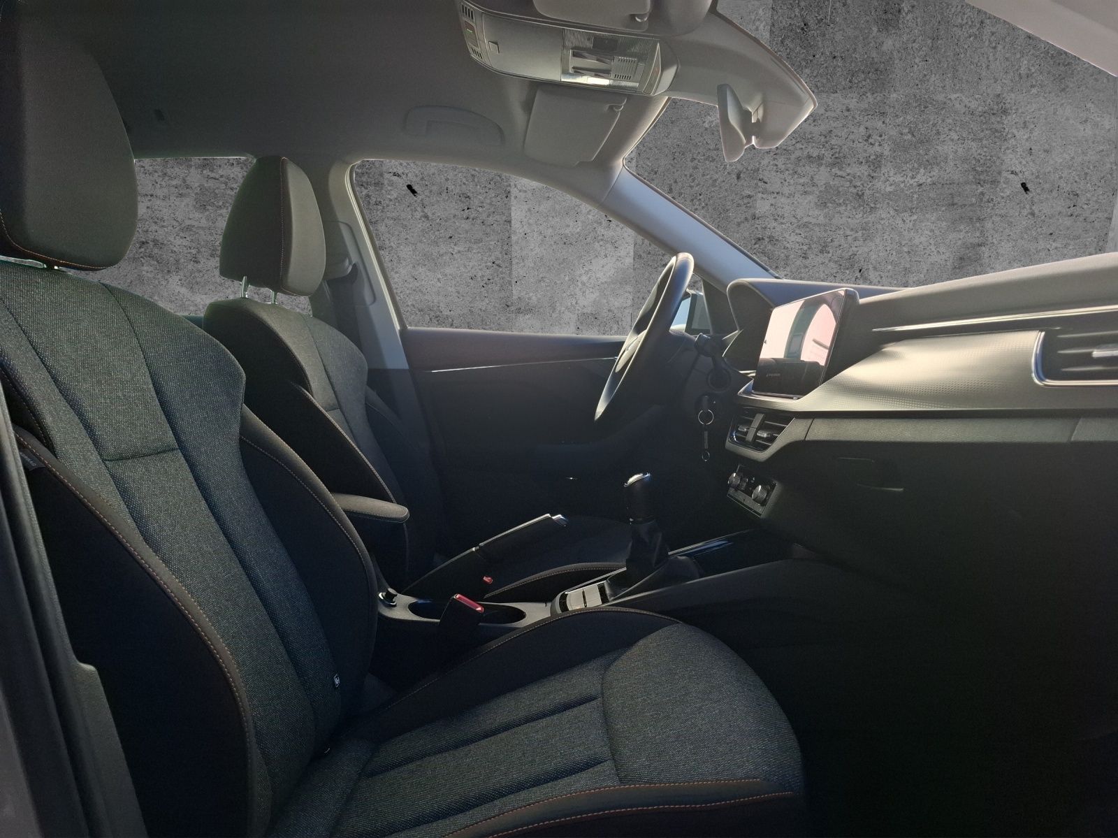 Fahrzeugabbildung SKODA Kamiq TSI Clever LED Navi VC GRA PDC SH LM