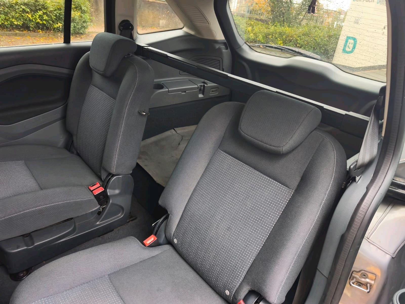 Ford C-MAX 2011 — photo 11