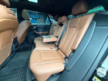 Audi Q8 - 10