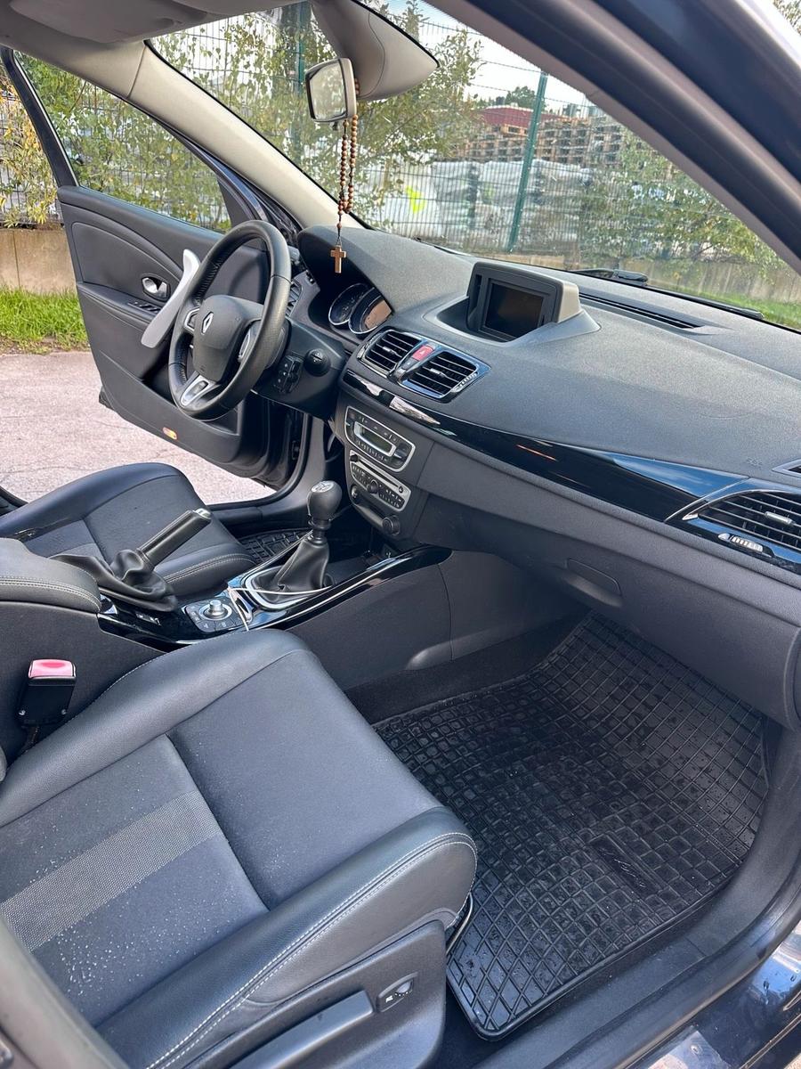 Renault Megane 2011 — photo 10
