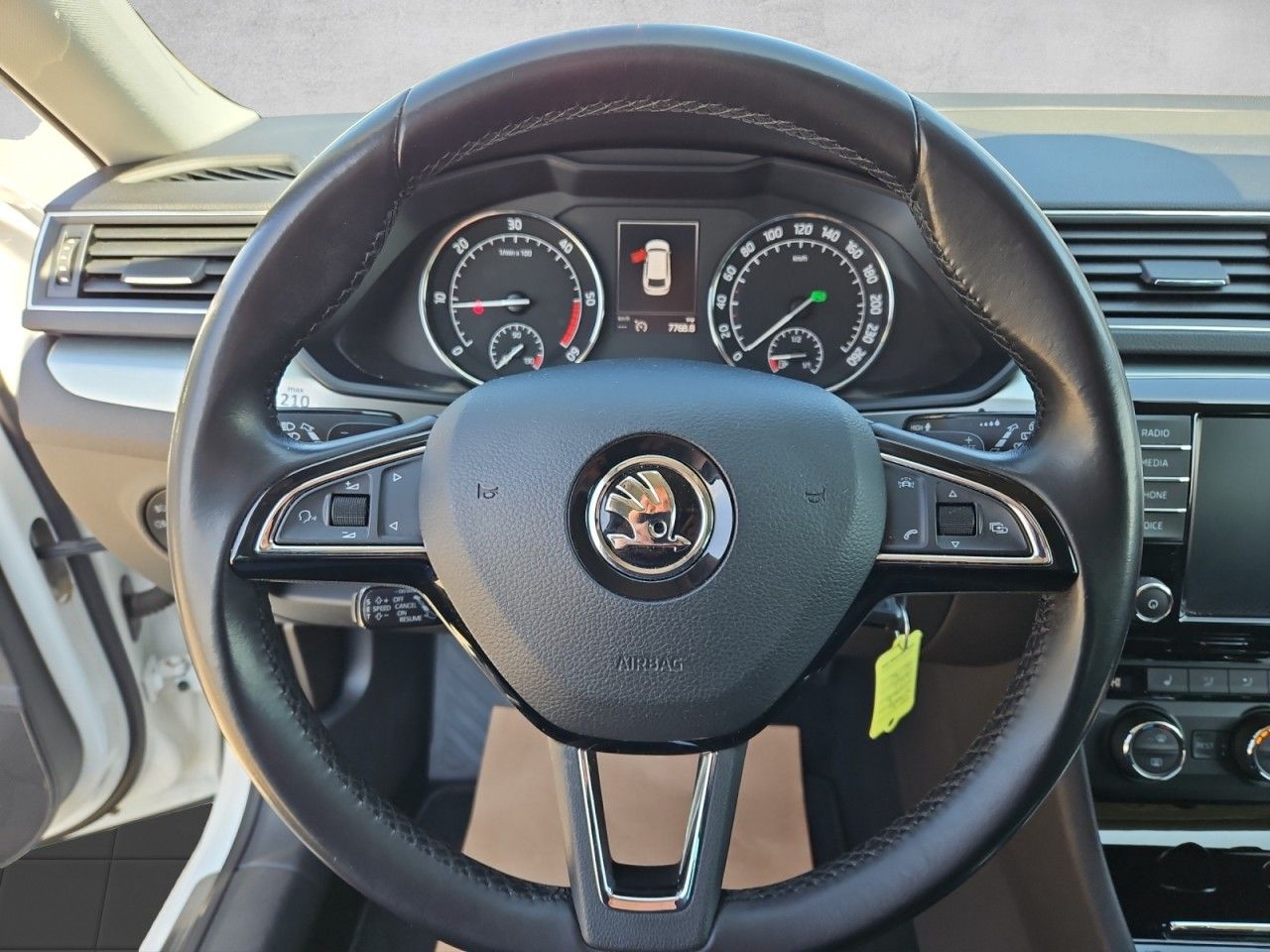 Fahrzeugabbildung SKODA Superb Combi Ambition 4x4,DSG,AHK,el.Heckklappe