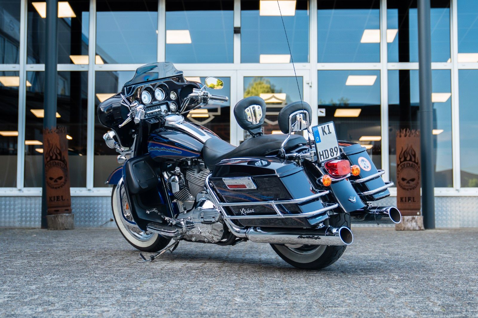 Fahrzeugabbildung Harley-Davidson FLHTCSE CVO Screamin Eagle E-Glide - Twin Cam