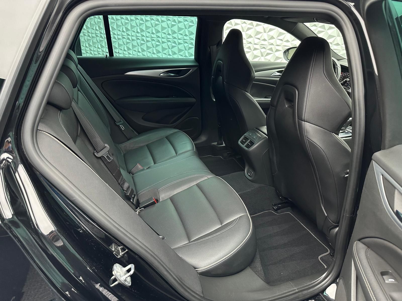 Fahrzeugabbildung Opel INSIGNIA 2.0 GSI 4x4 OPC/BOSE/PANO/AHK/RCAM/HUD