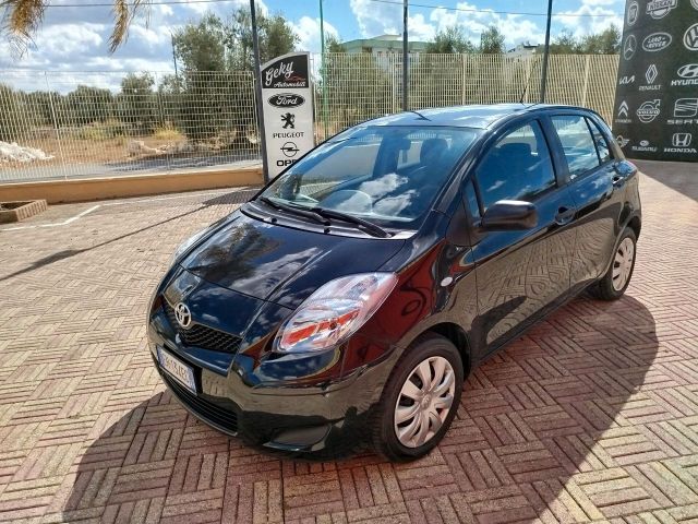 Toyota Yaris 1.0 5 porte Sol