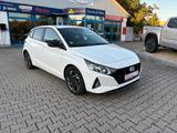 Hyundai i20 Con&Go*8fac*Bose*Amb*Klimaauto.*schwDach*RFK - Hyundai i20 Go mit Benzin-Antrieb