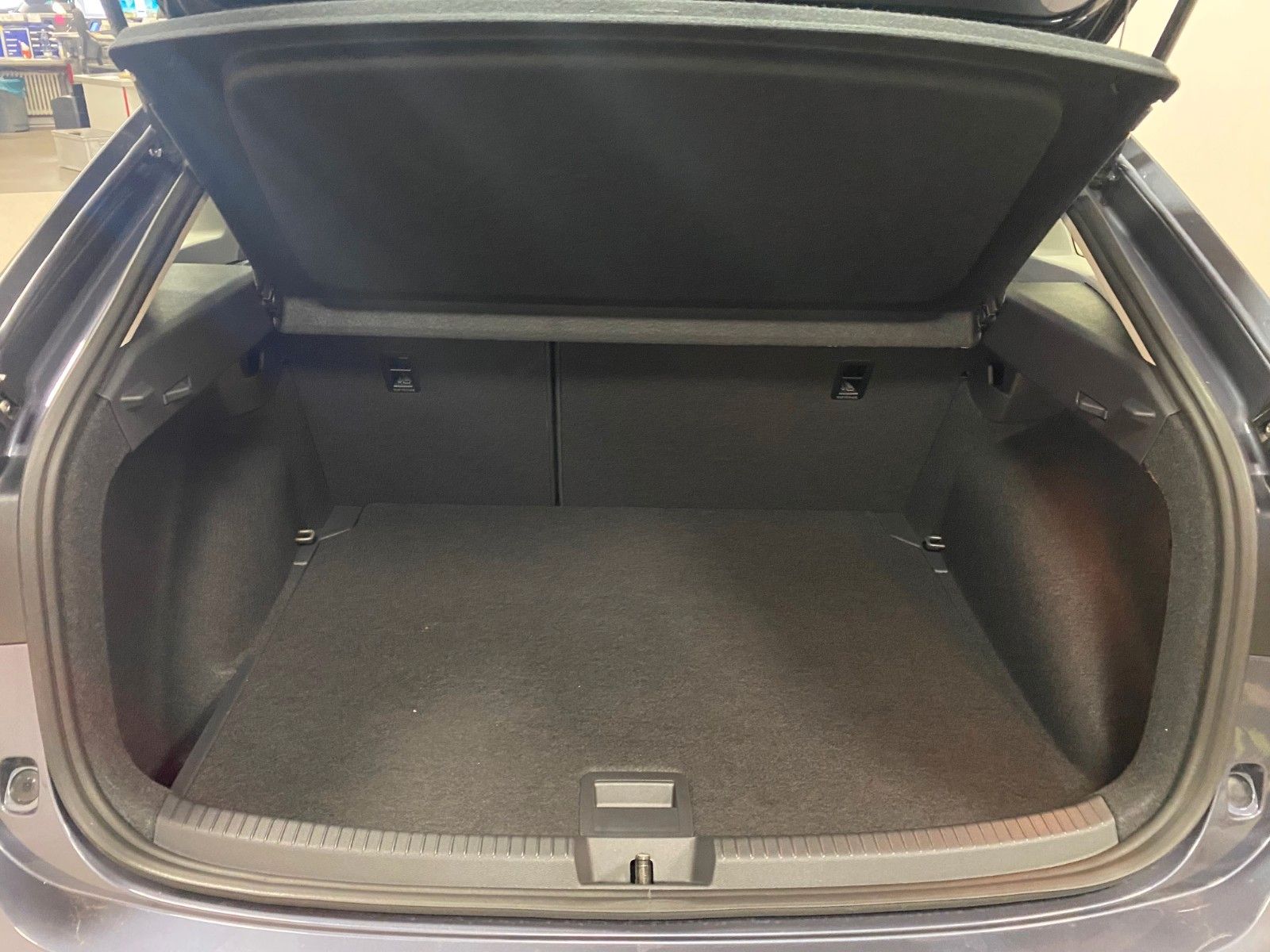 Fahrzeugabbildung Volkswagen Taigo 1.0 TSI  DSG STYLE+MATRIX+KAMERA+17"ALU+BC