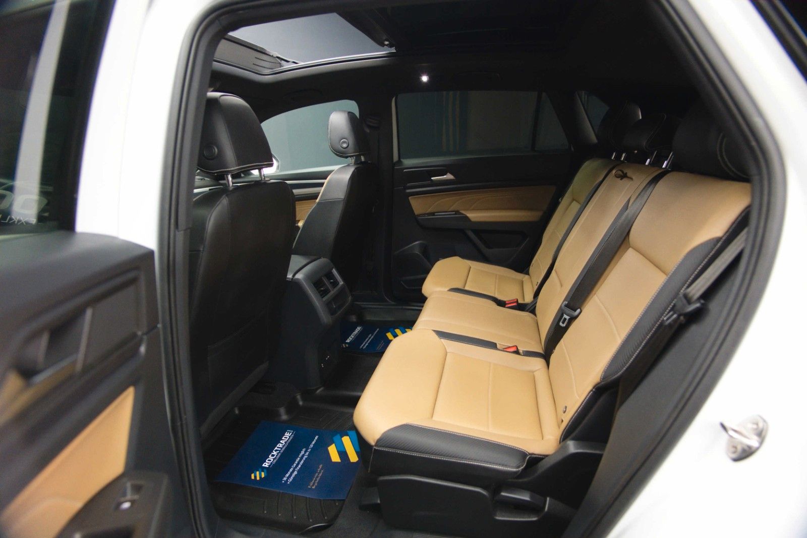 Fahrzeugabbildung Volkswagen ATLAS 3.6 Cross Sport 4x4 R-Line Black 4Motion