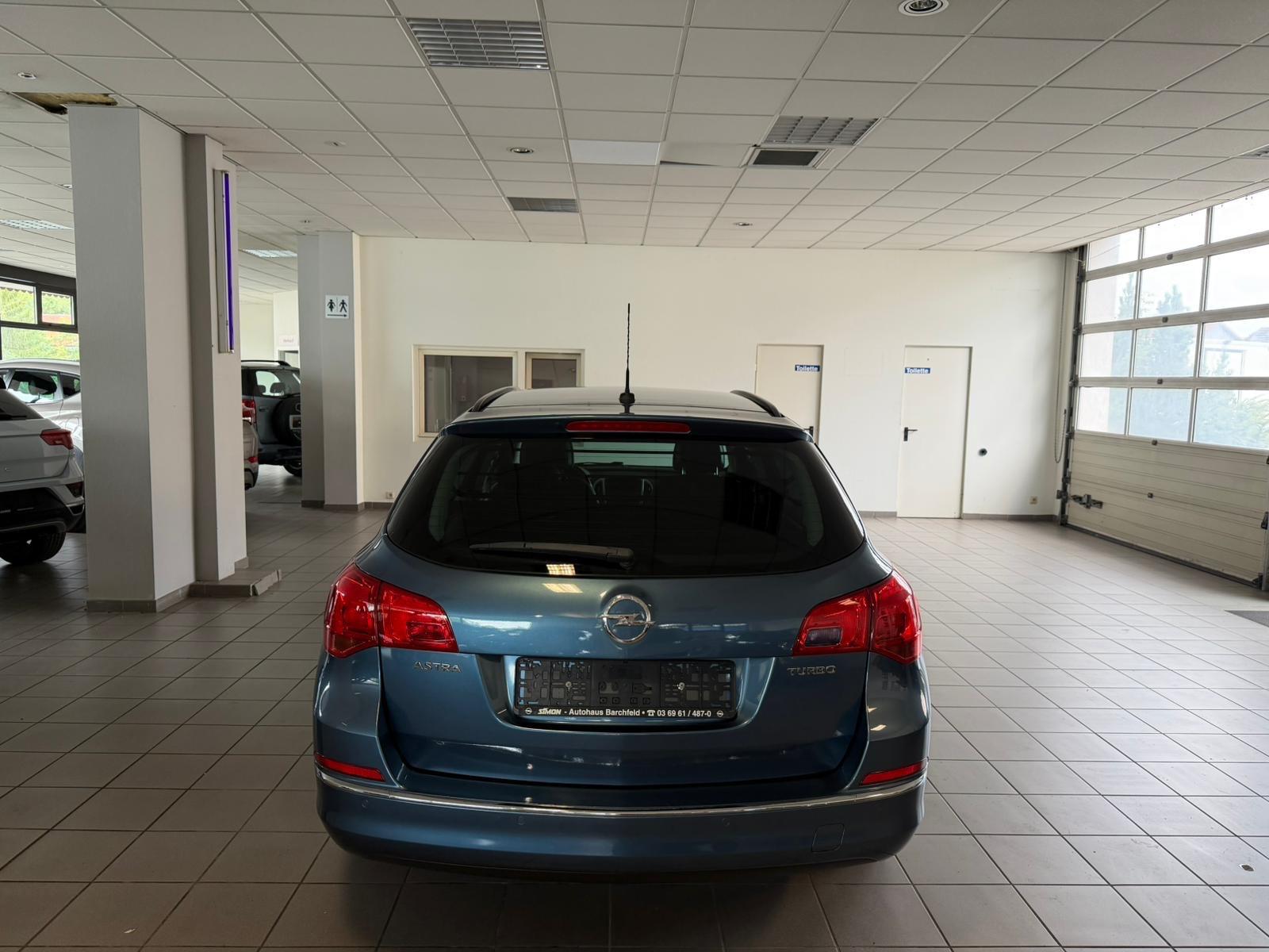 Opel Astra 2015 — photo 9