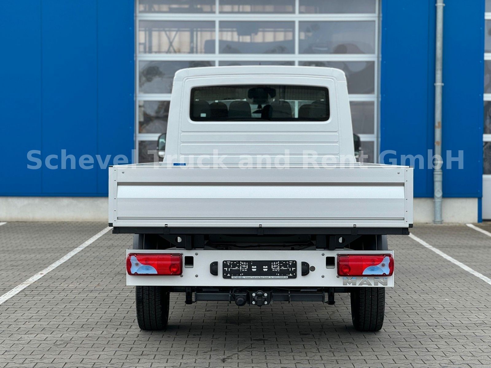 Fahrzeugabbildung MAN TGE 3.180 4x4  DoKa Pritsche Automatik