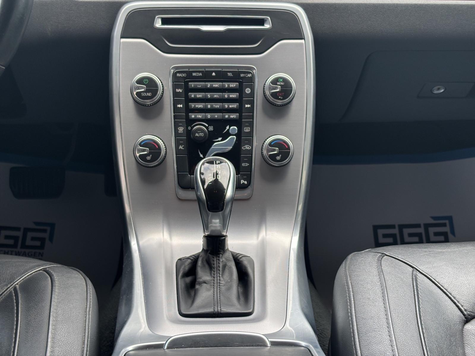 Volvo V70 2014 — photo 13