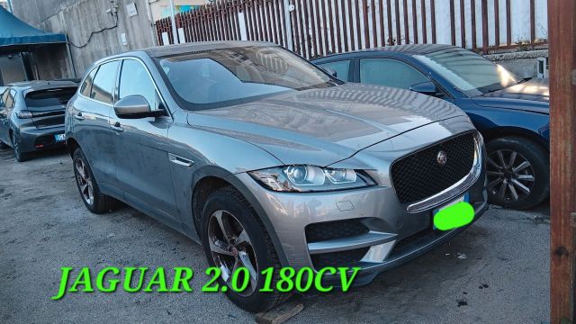 Jaguar F-Pace incidentata sinistrata mondialcars