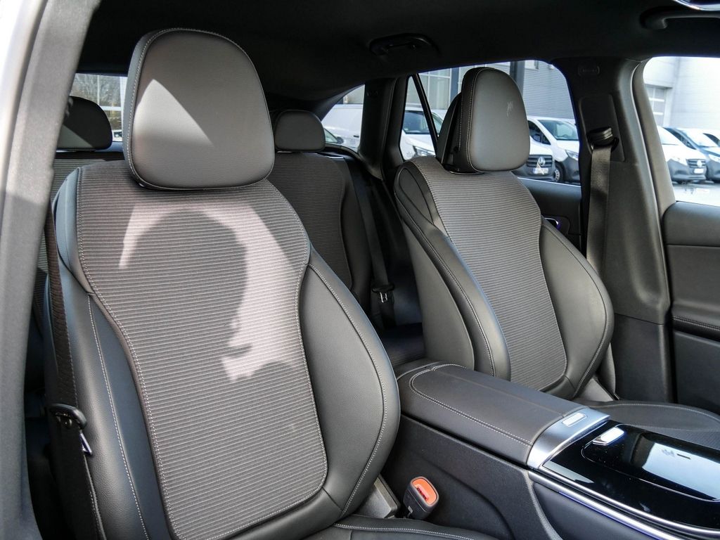 Mercedes-Benz GLC 200 4M Avantgarde DISTR MEMORY LED NAVI AHK