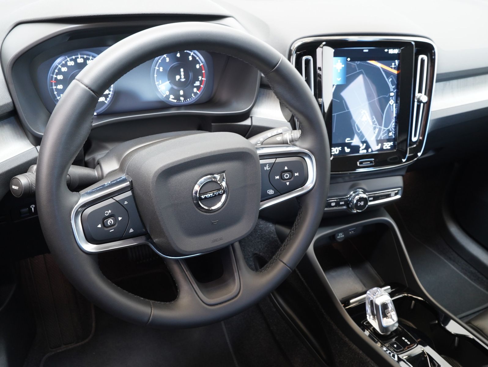 Fahrzeugabbildung Volvo XC40 B4 B Inscription LED/NAVI/ACC/LEDER/360°