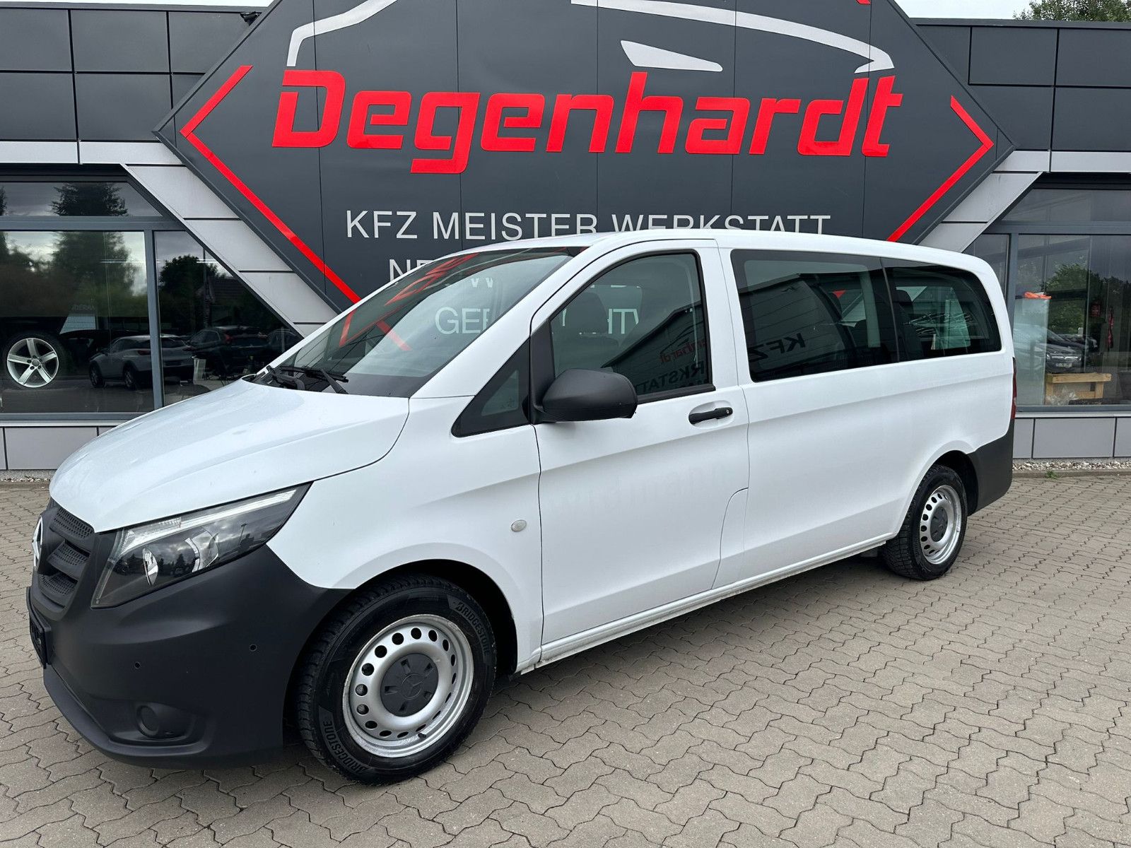 MERCEDES-BENZ Vito Tourer 111 CDI FWD lang Pro NAV KAMERA AHK