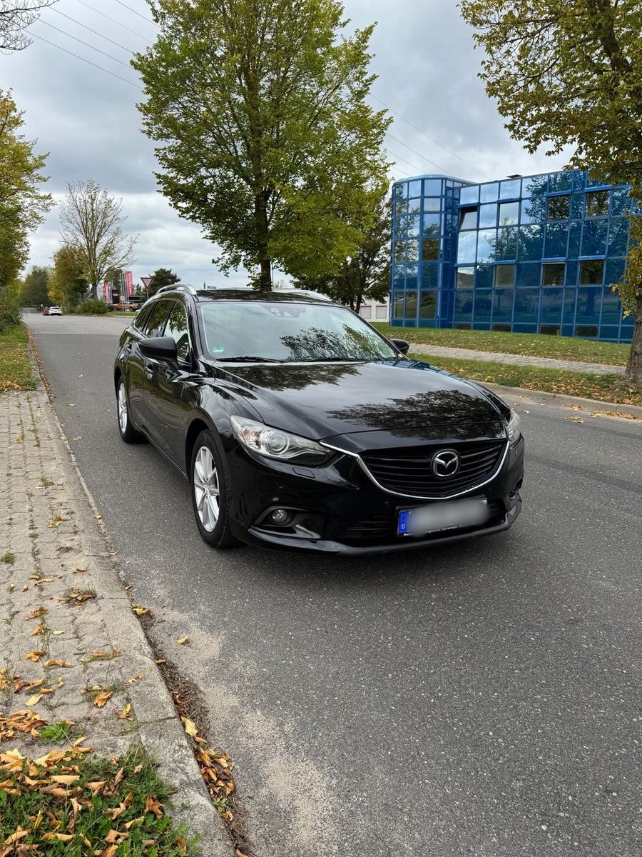Mazda 2 2014 — салон
