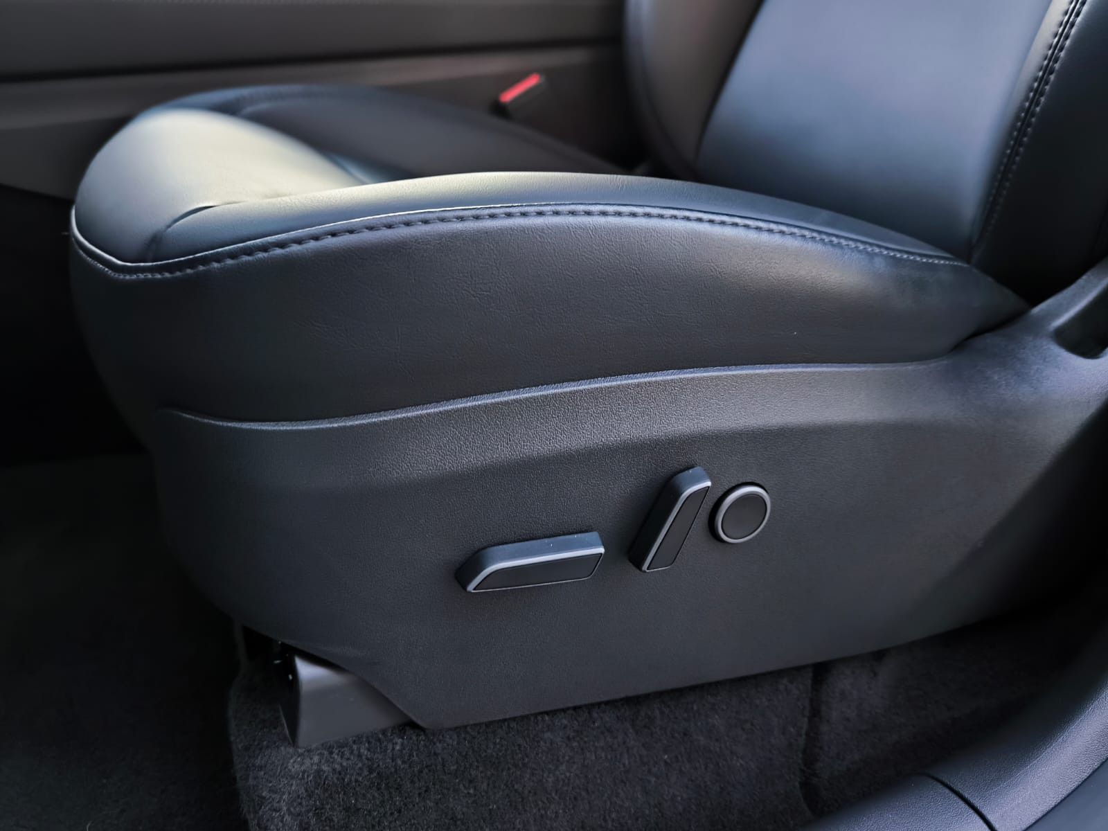 Fahrzeugabbildung Tesla Model Y PERFORM AWD PANO+NAVI+STDHZ+LED+ACC+360+