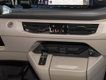 Volkswagen T7 Multivan - 10