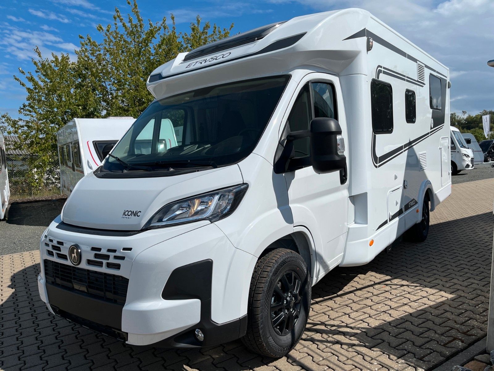 Fahrzeugabbildung Etrusco T 6900 SB *Hubbett*Complete Selection*Iconic* 26