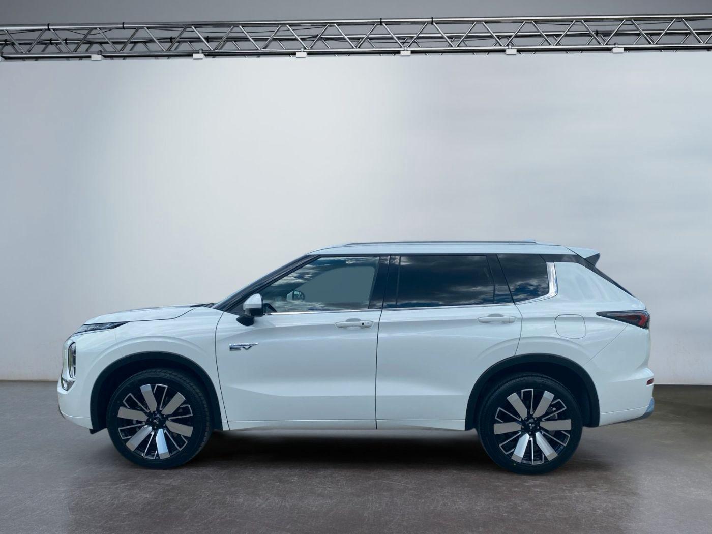 Mitsubishi Outlander Top Luxury 2.4 PHEV ACC+PDC+STH+PANO