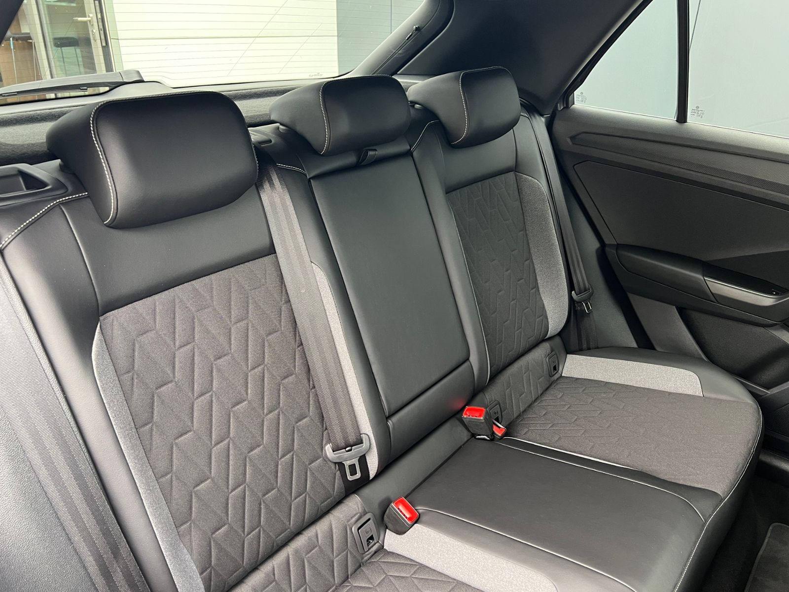 Fahrzeugabbildung Volkswagen T-Roc GOAL 1.5 TSI DSG *AHK, LED, "Plus"-Paket,