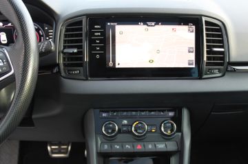 Fahrzeugabbildung SKODA Karoq 2.0 TSI Sportline 4x4 Pano+ACC+VC